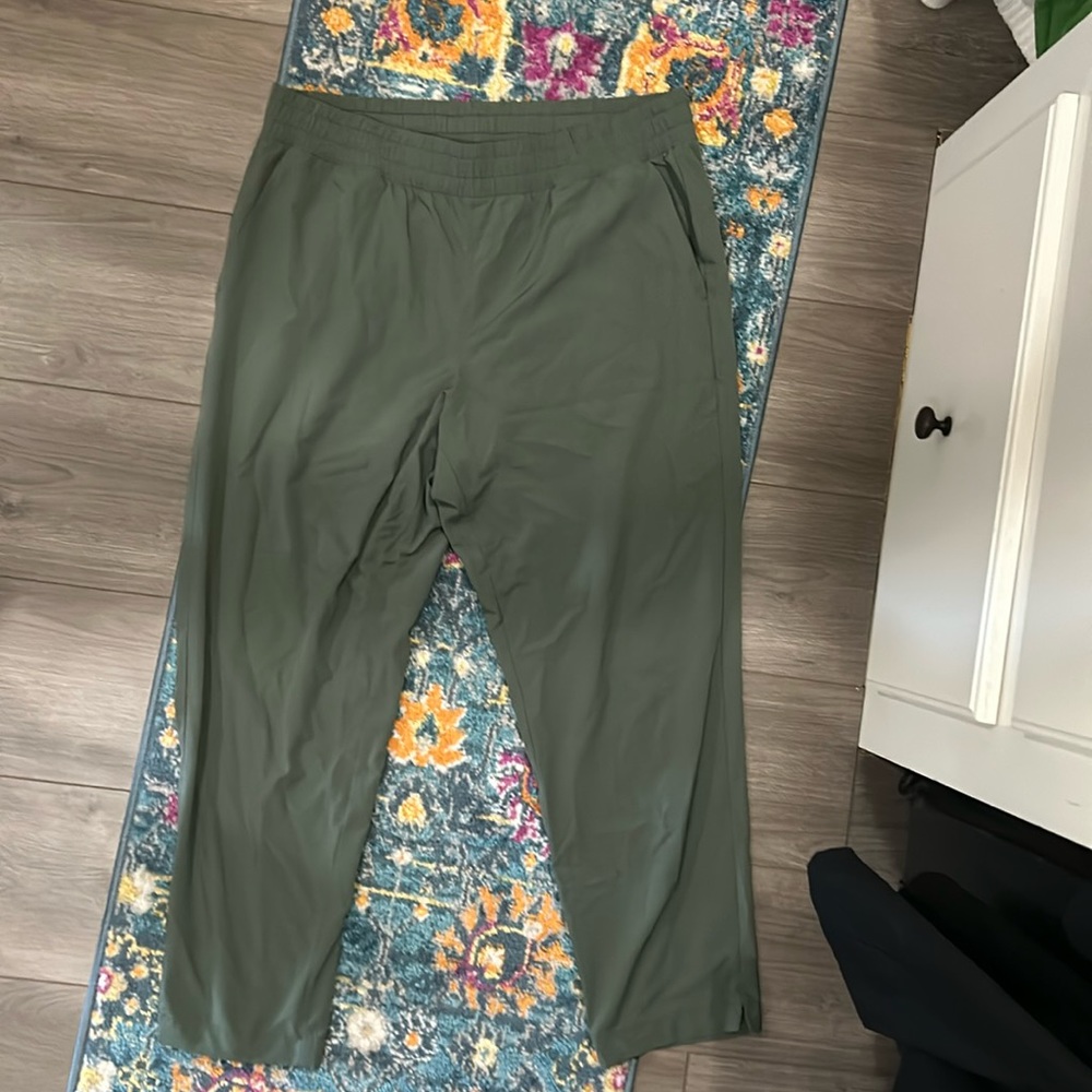 Gap runaround pants sz L